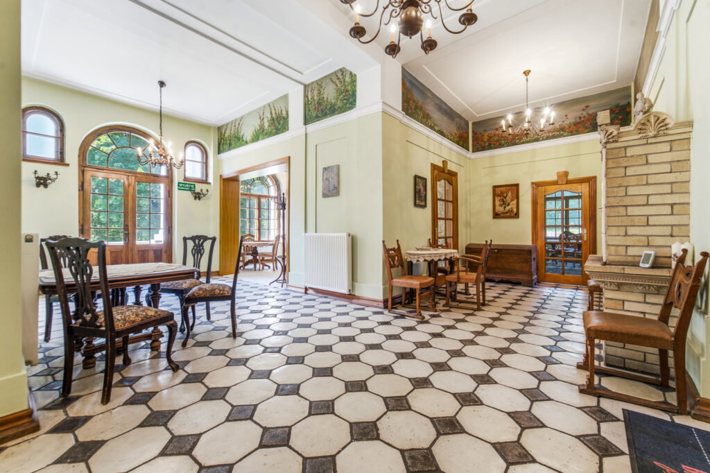 Klimatyczny obiekt hotelowo-restauracyjny - zdjęcie 69