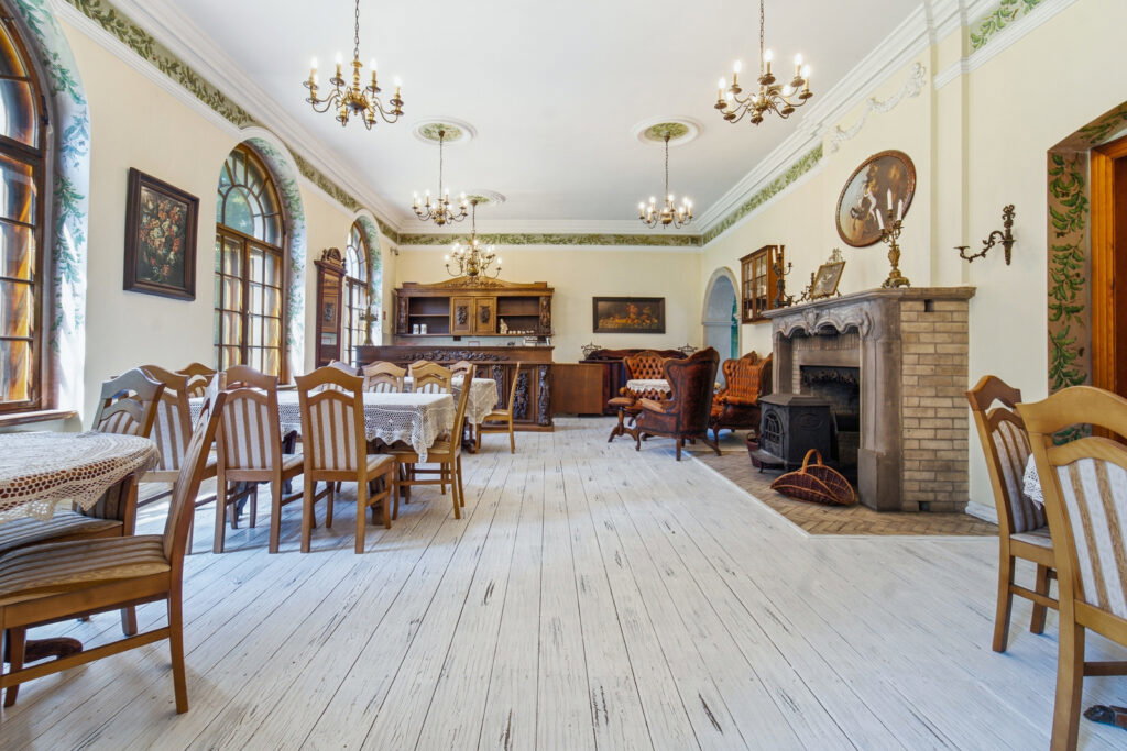 Klimatyczny obiekt hotelowo-restauracyjny - zdjęcie 6
