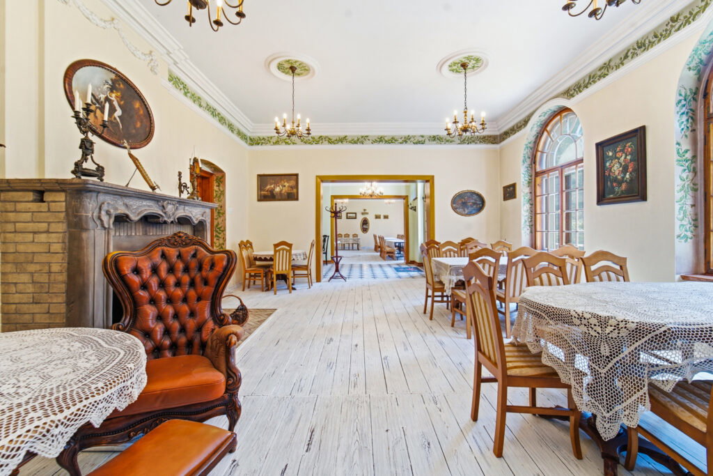 Klimatyczny obiekt hotelowo-restauracyjny - zdjęcie 10