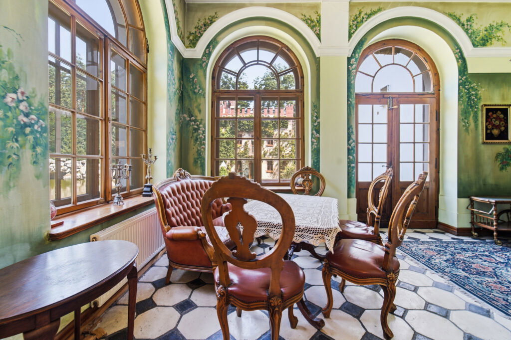 Klimatyczny obiekt hotelowo-restauracyjny - zdjęcie 7