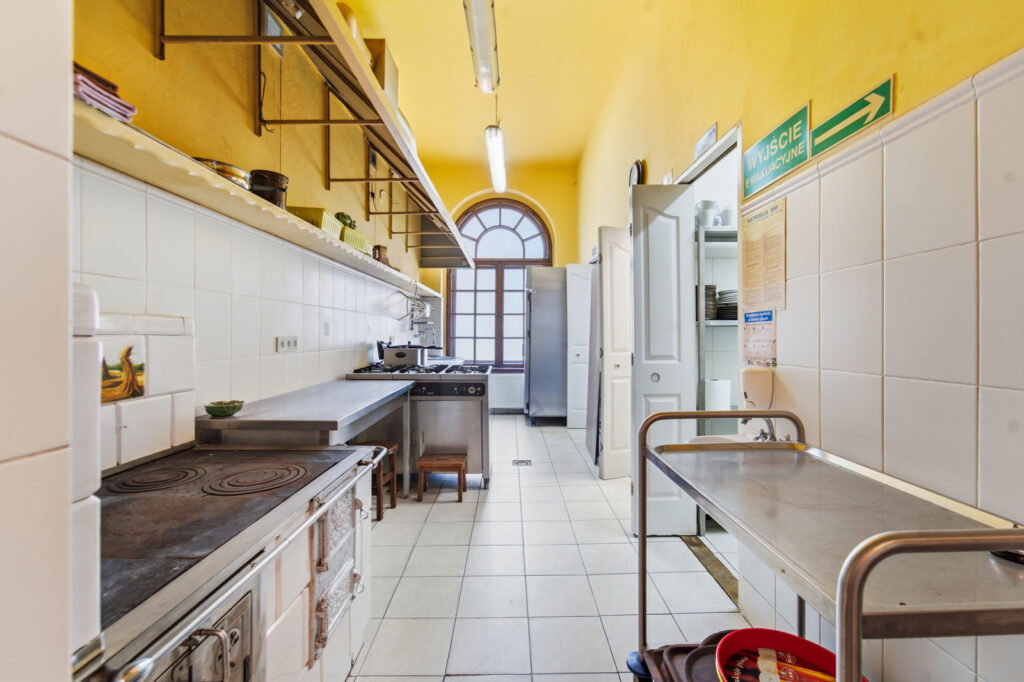 Klimatyczny obiekt hotelowo-restauracyjny - zdjęcie 55