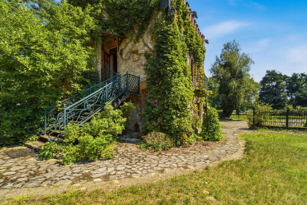 Klimatyczny obiekt hotelowo-restauracyjny - zdjęcie 27