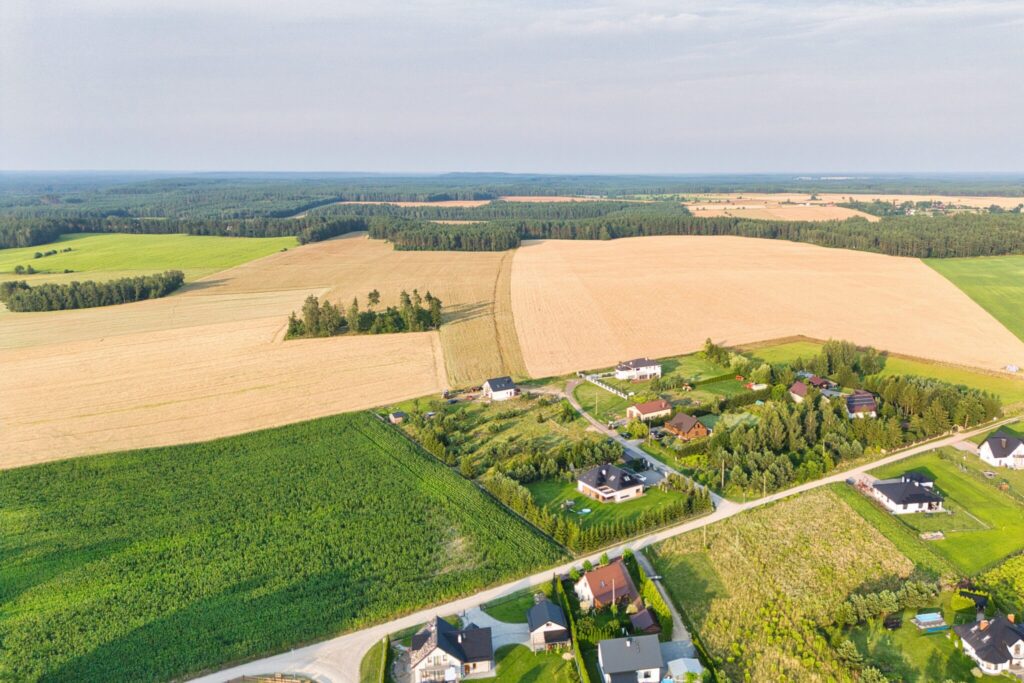 Piękna działka pod zabudowę - zdjęcie 11