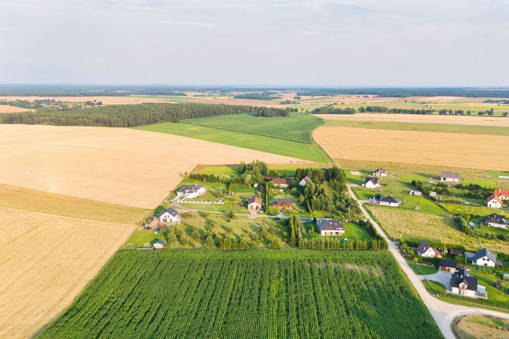 Piękna działka pod zabudowę - zdjęcie 12