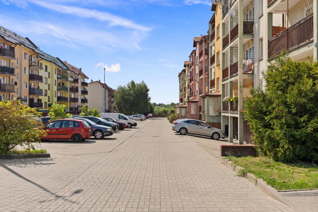 Dwupoziomowe mieszkanie z garażem i balkonem - zdjęcie 13