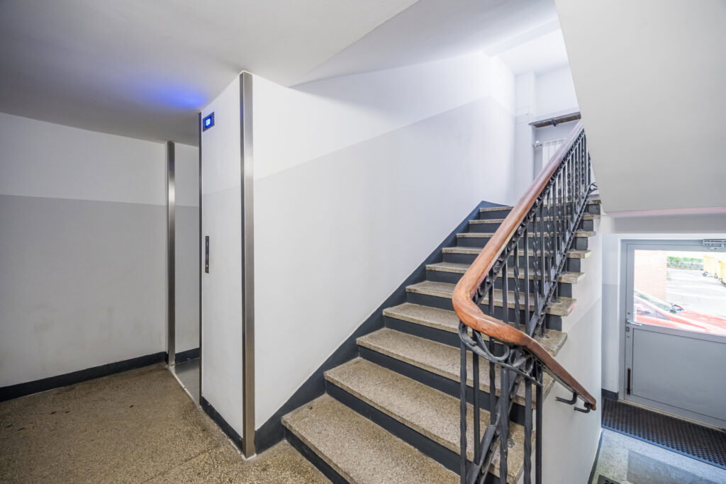 Kawalerka 23,40 m2 z oddzielną kuchnią. - zdjęcie 18