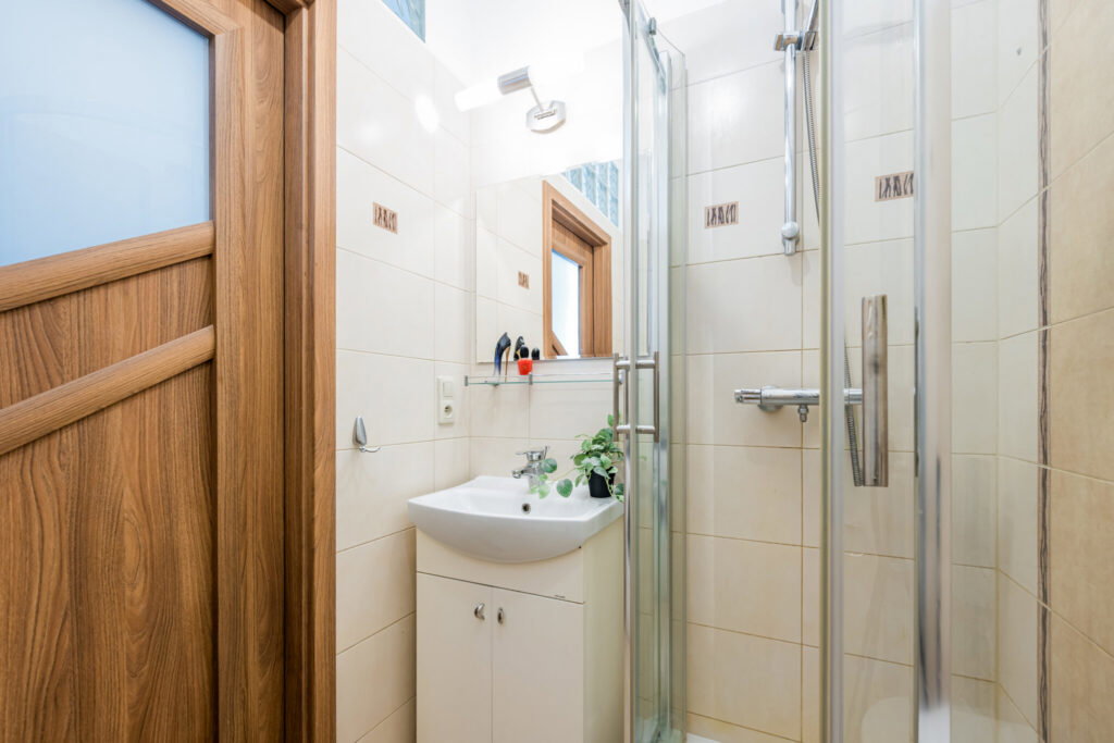 Kawalerka 23,40 m2 z oddzielną kuchnią. - zdjęcie 9