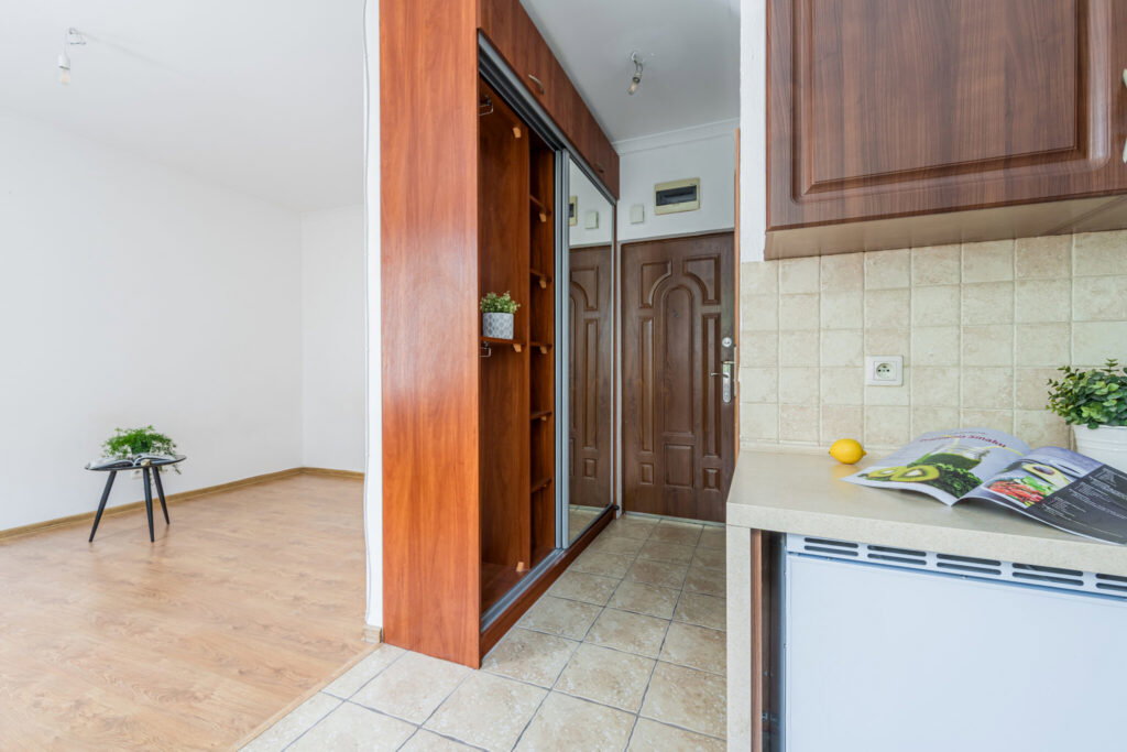 Kawalerka 23,40 m2 z oddzielną kuchnią. - zdjęcie 8