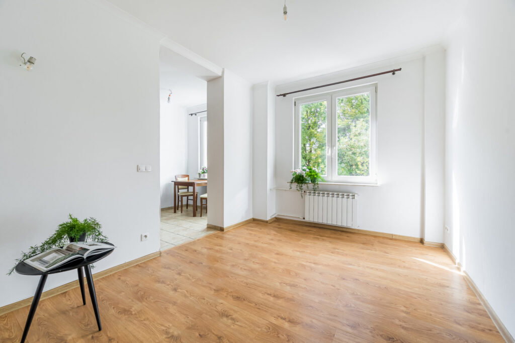 Kawalerka 23,40 m2 z oddzielną kuchnią. - zdjęcie 3