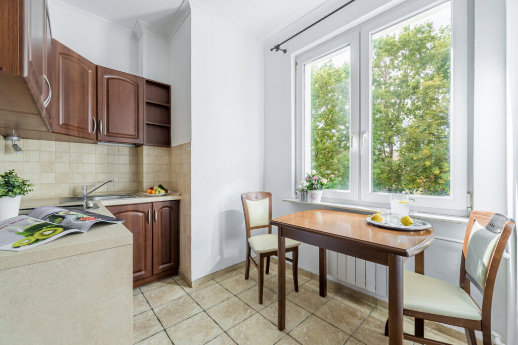 Kawalerka 23,40 m2 z oddzielną kuchnią. - zdjęcie 1
