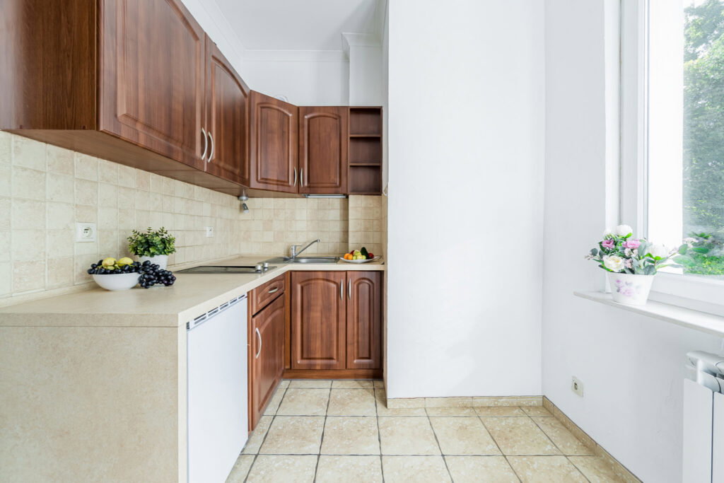 Kawalerka 23,40 m2 z oddzielną kuchnią. - zdjęcie 2
