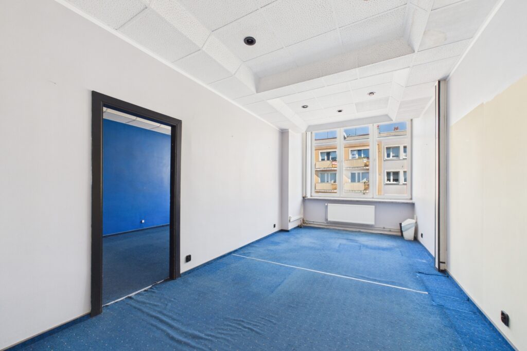 Lokal 44,9 m² z parkingiem, centrum Częstochowy - zdjęcie 1