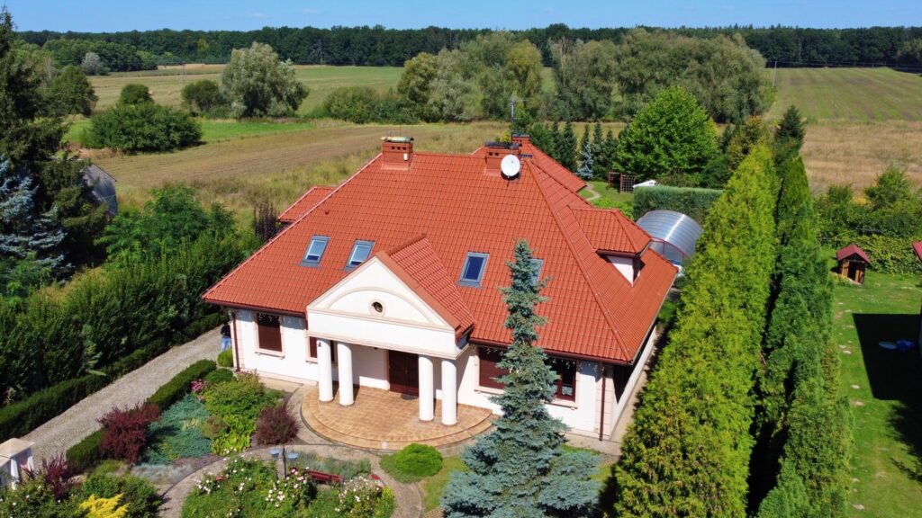 Klasyczny dworek pod Koninem | basen, garaż, pV - zdjęcie 1