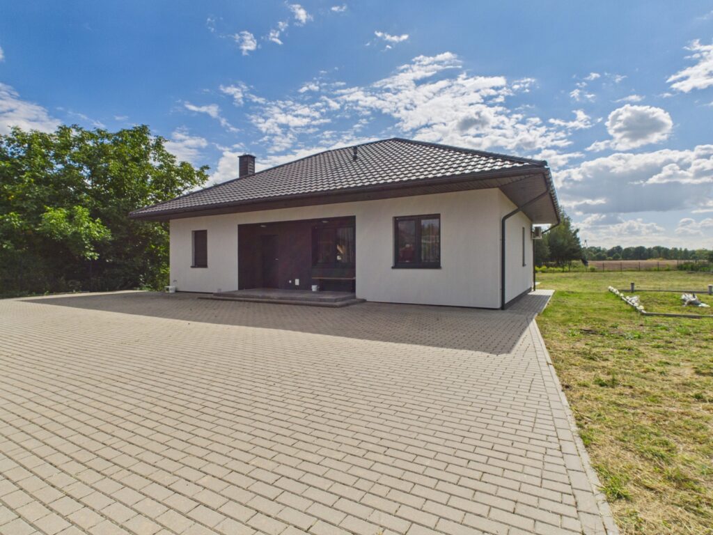 Dom w samym sercu pojezierza łęczyńskiego - zdjęcie 1