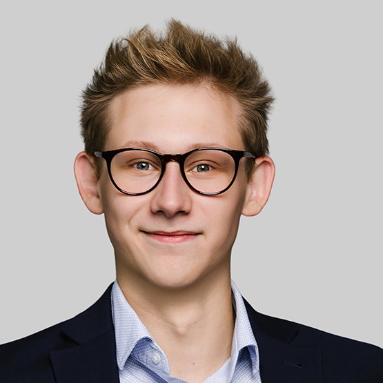 Cezary Barczyk - Agent Nieruchomości - Freedom