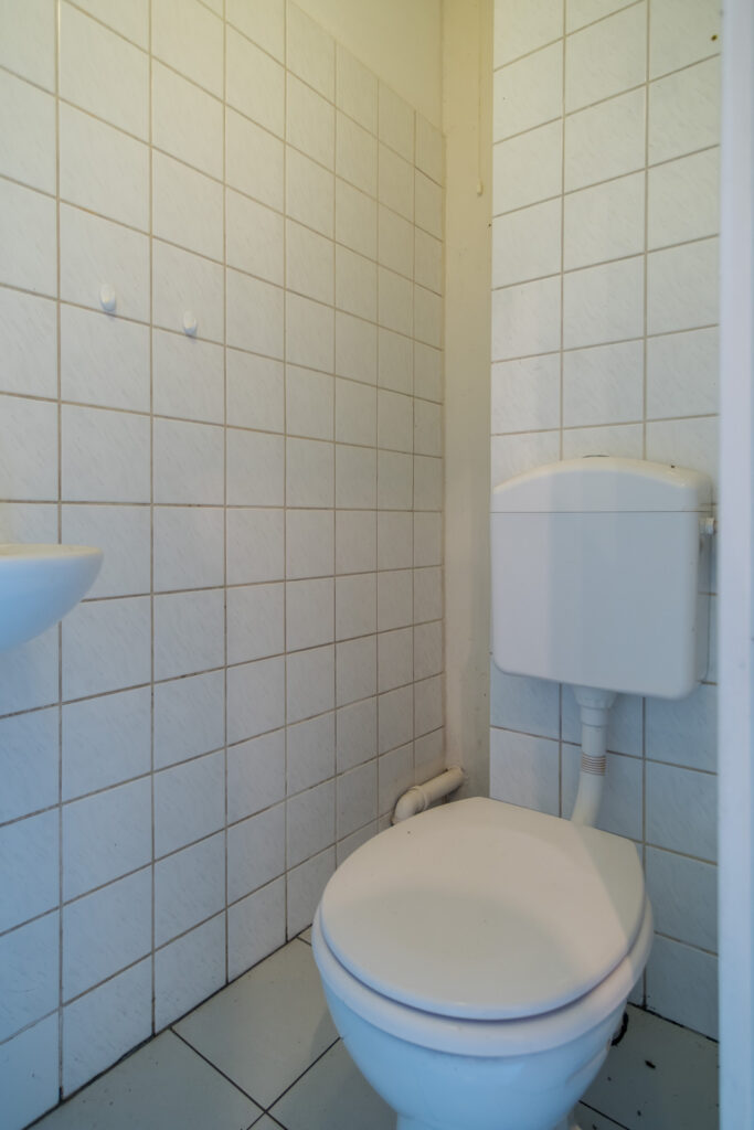Dom z potencjałem inwestycyjnym, blisko jeziora. - zdjęcie 17