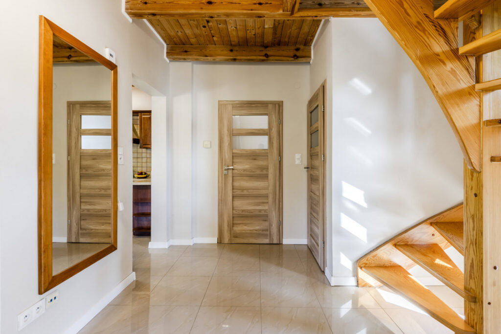 Klimatyczny dom drewniany z dużą działką 3100 m² - zdjęcie 25