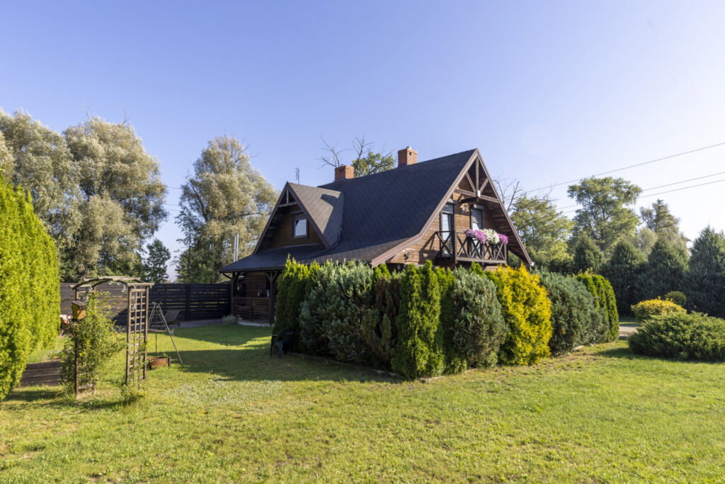 Klimatyczny dom drewniany z dużą działką 3100 m² - zdjęcie 26