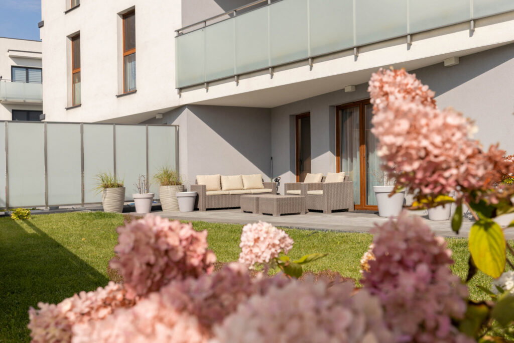 Luksusowy apartament 63,5 m2 z tarasem i ogrodem 134 m2 na 1 piętrze - zdjęcie 13
