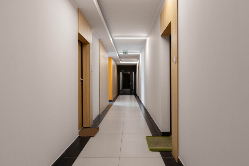 Luksusowy apartament 63,5 m2 z tarasem i ogrodem 134 m2 na 1 piętrze - zdjęcie 16
