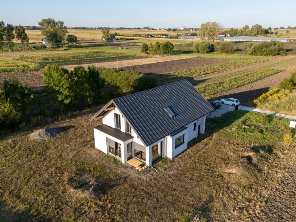 Jasny nowoczesny dom z garażem pod Krakowem - zdjęcie 18