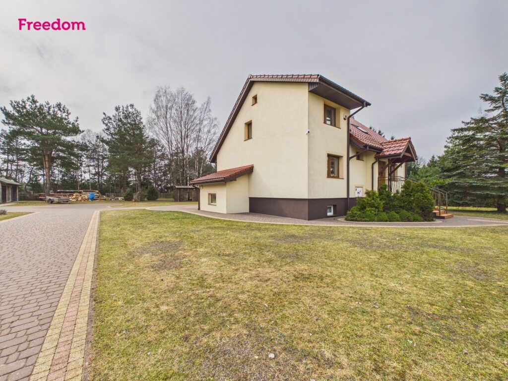 Dom z dużą działką i altaną – Lipowiec - zdjęcie 40