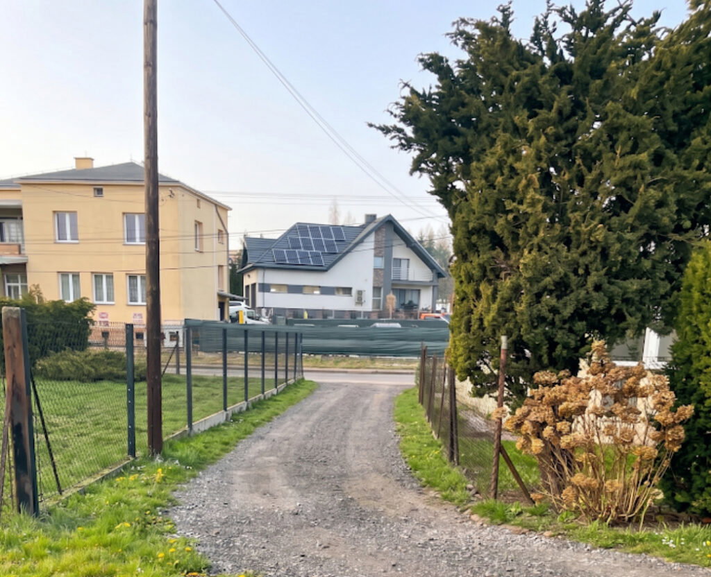 Działka budowlana z rozpoczętą inwestycją - zdjęcie 6