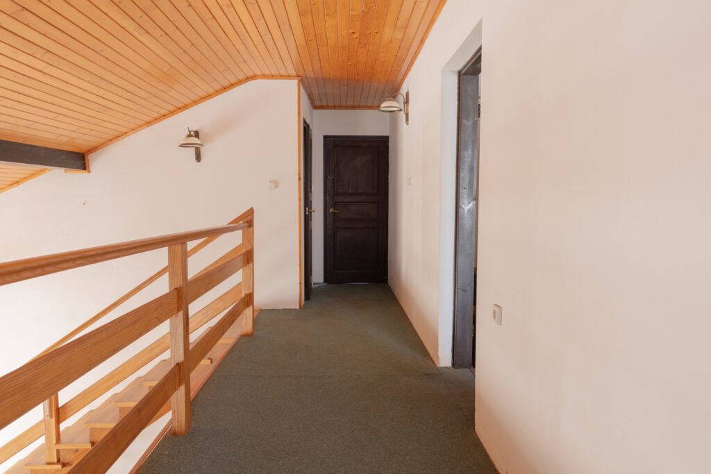 Dom na dużej działce 2314 m² - Głosków - zdjęcie 4